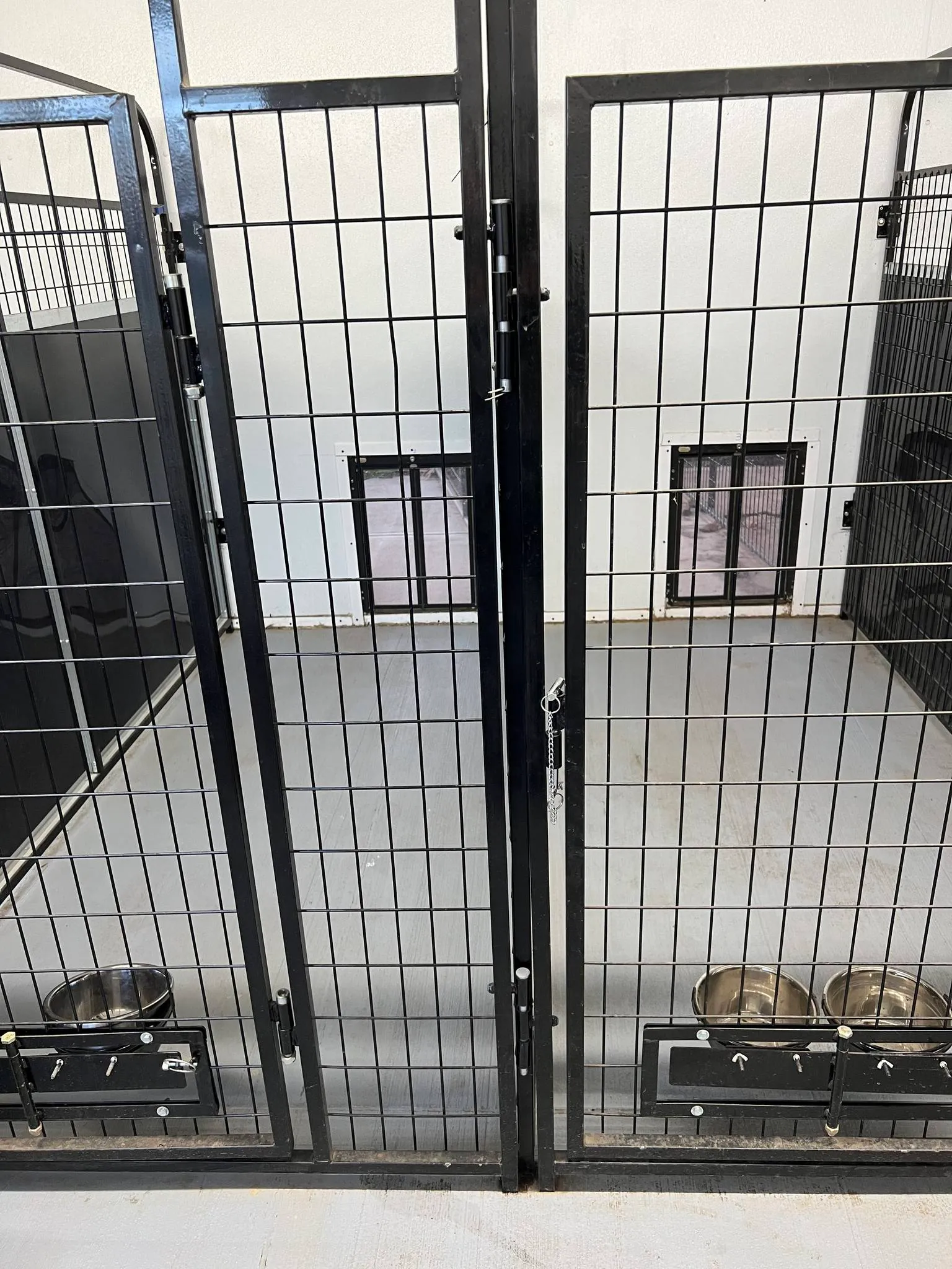 The private indoor/outdoor kennel suites at Tabor Kennel